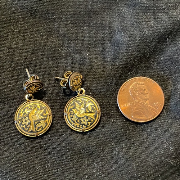 Hand made Portuguese Carved Earrings - Picture 5 of 5